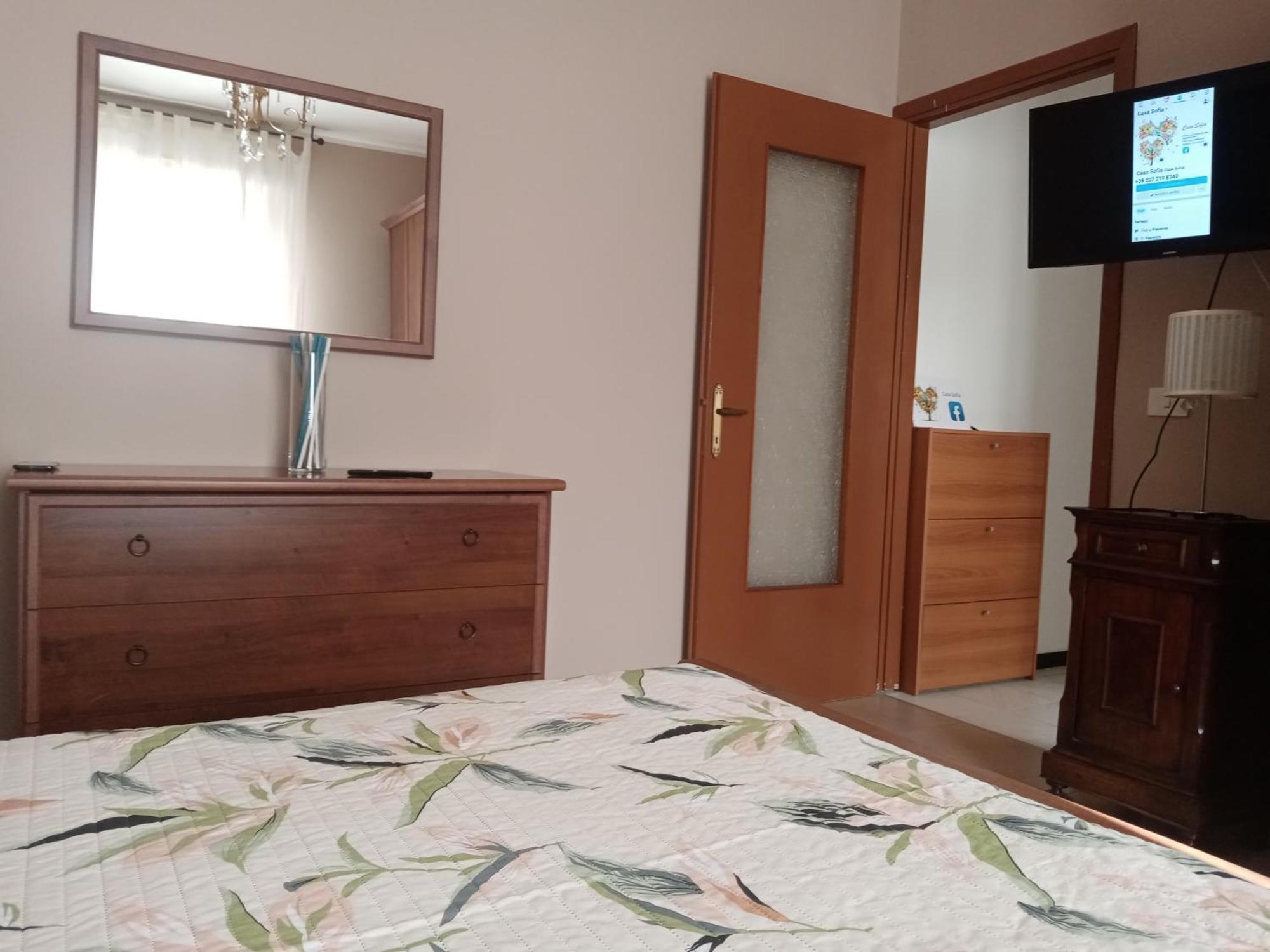 "Casa Sofia" Appartamento Raffalda Zona Clinica ピアチェンツァ エクステリア 写真